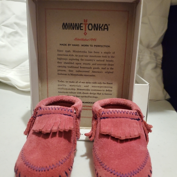 Minnetonka Moccasin Booties - Picture 4 of 5
